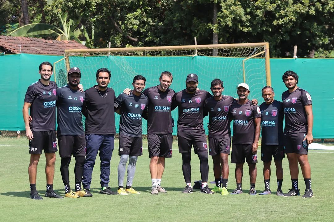 The technical and the operations team of Odisha FC of ISL 2021-22 (Image Courtesy: Meet Mandavia Instagram)
