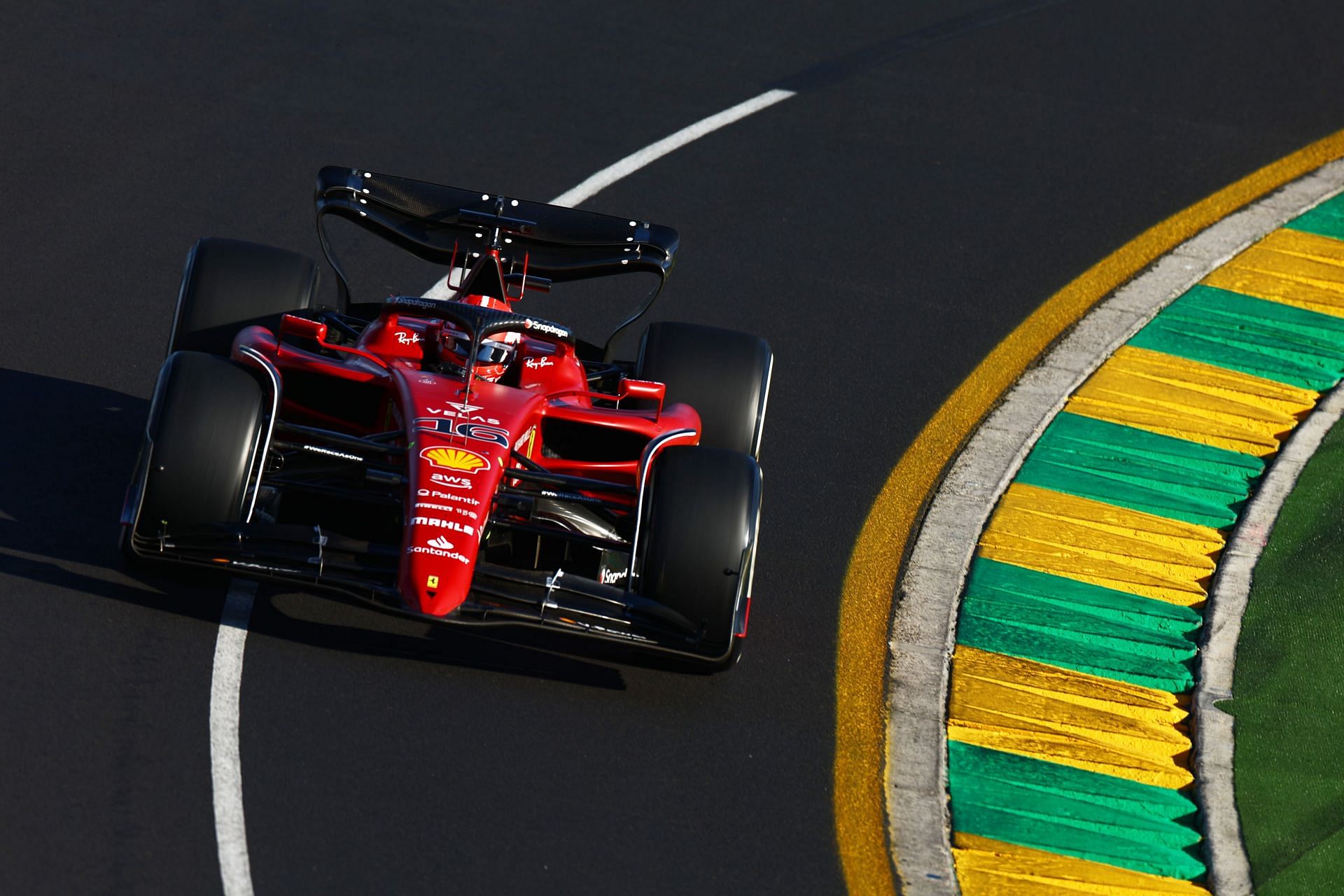 Charles Leclerc drives the F1-75 around the Albert Park Circuit for the 2022 F1 Australian GP. (Photo by Mark Thompson/Getty Images)