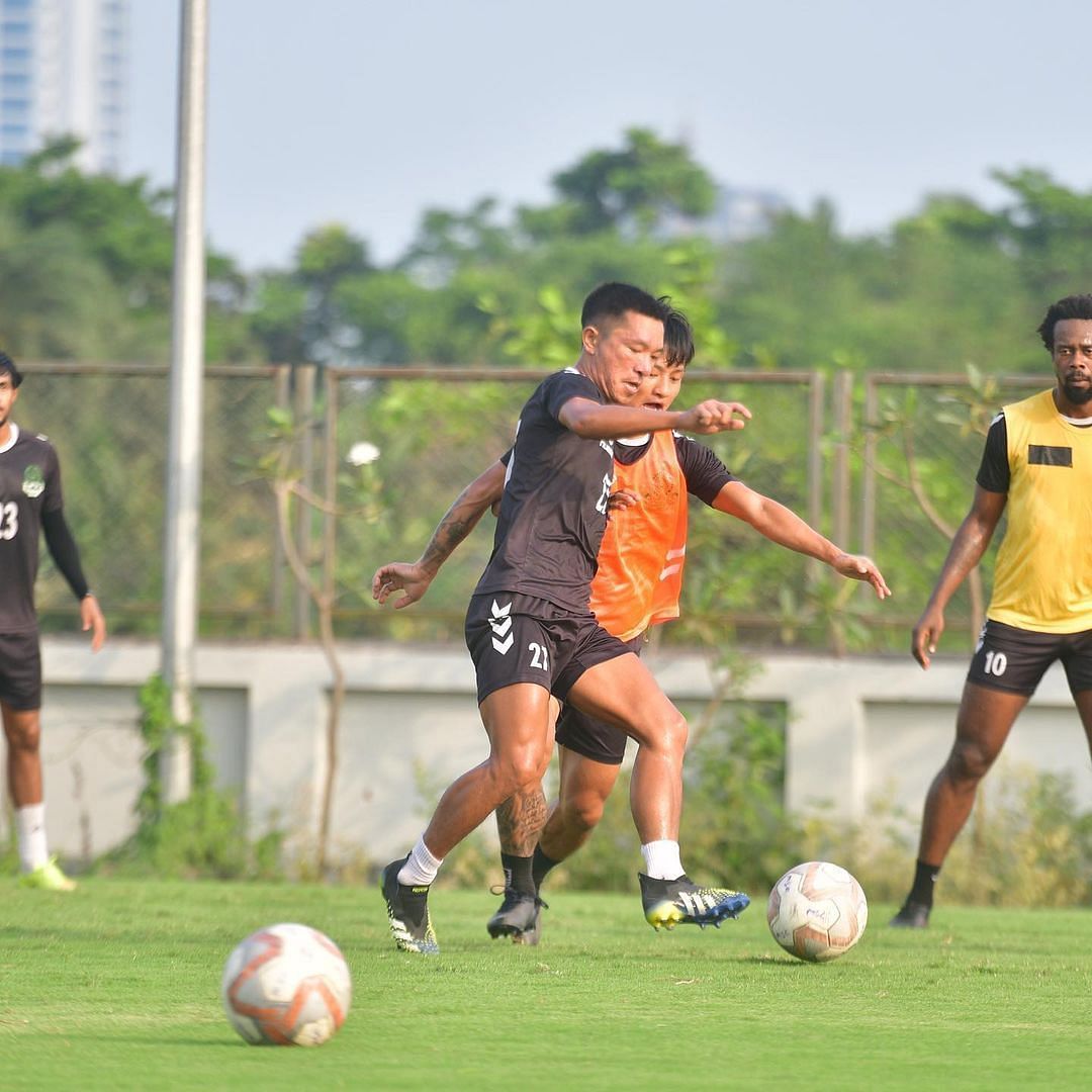 Mohammedan SC players in a training session ahead of their Phase 2 encounter with Sreenidi Deccan FC (Image Courtesy: Mohammedan SC Instagram)