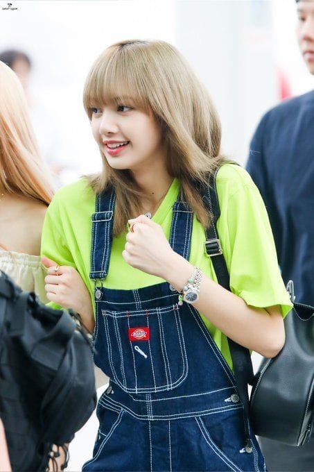 5 BLACKPINK's Lisa's iconic airport outfits