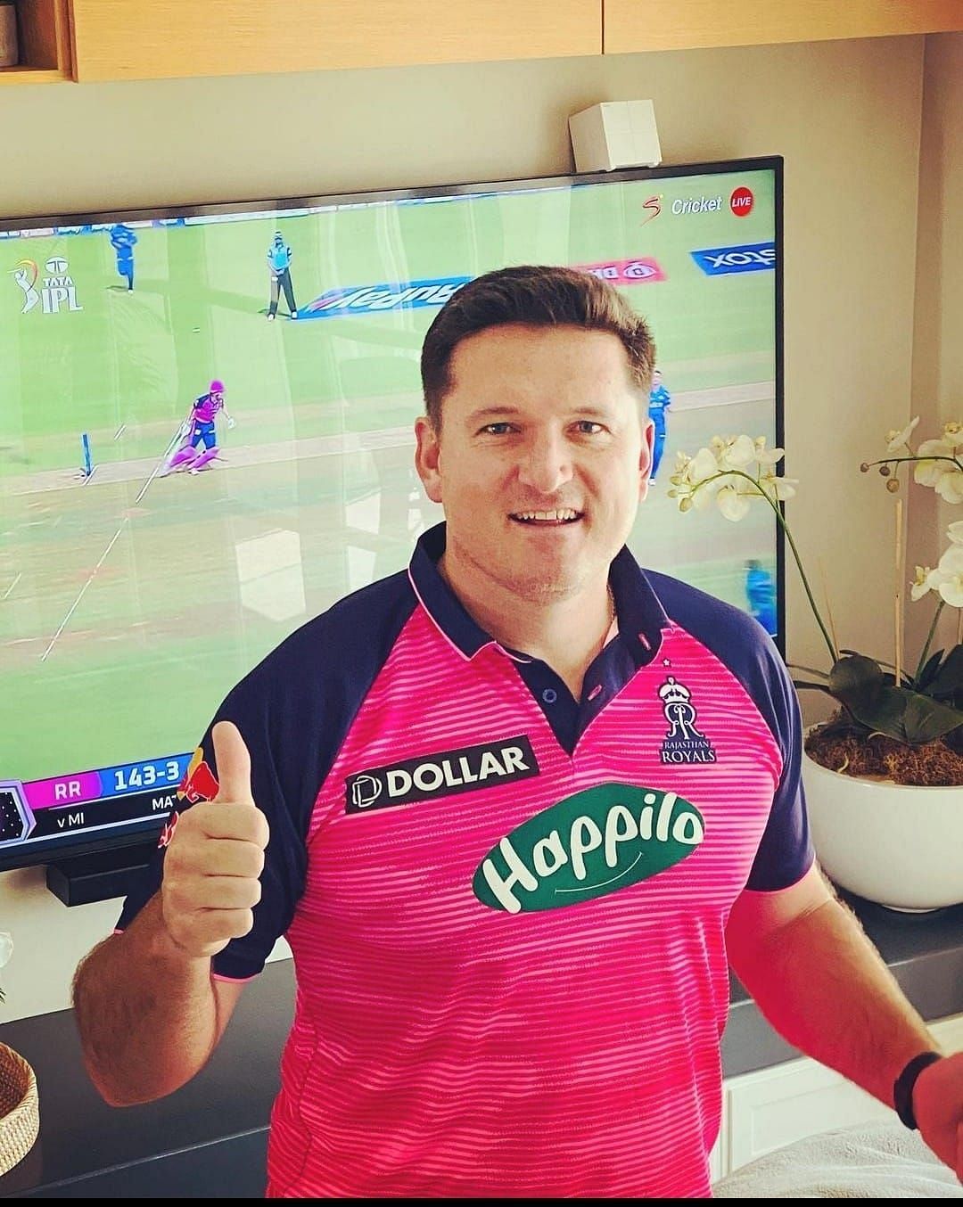 Former South African captain Graeme Smith dons his former IPL franchise Rajasthan Royals&#039; jersey [Image- Screengrab/Insta]