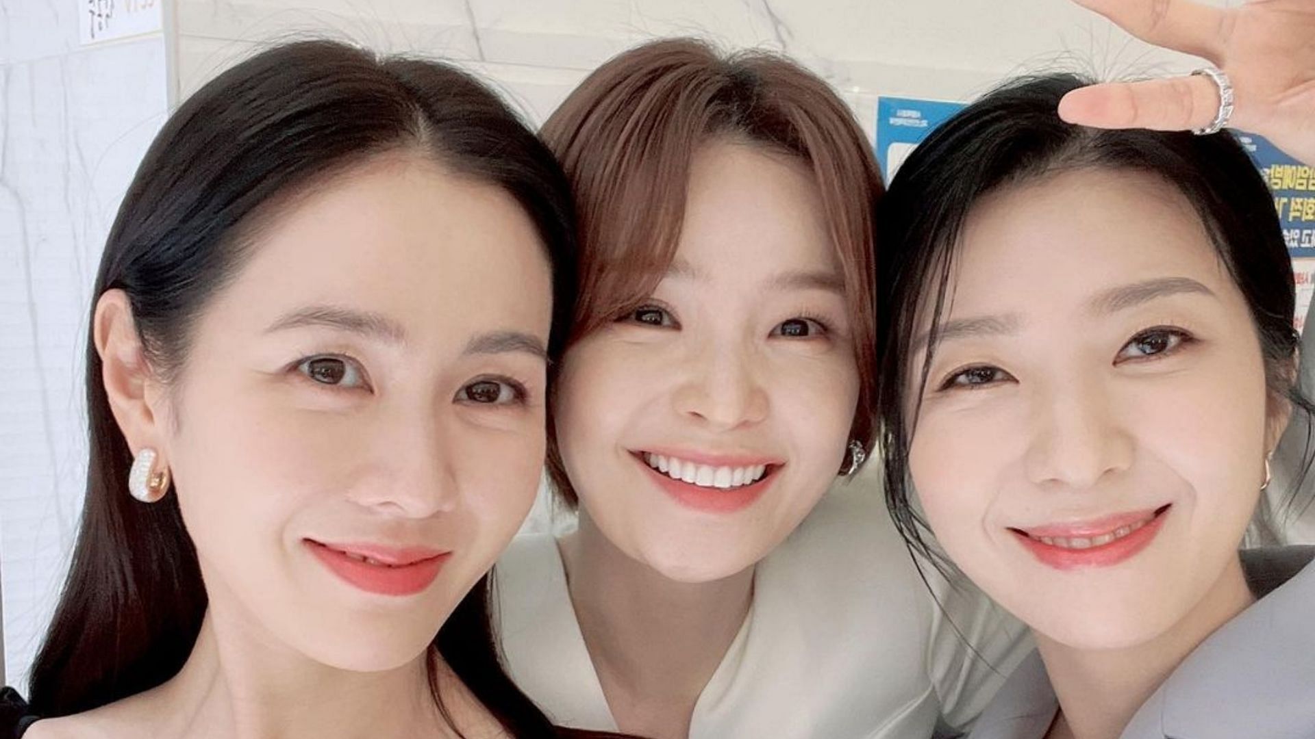 Thirty-Nine lead cast Son Ye-jin, Jeon Mi-do, and Kim Ji-hyun (Image via @mido_ring/Instagram)