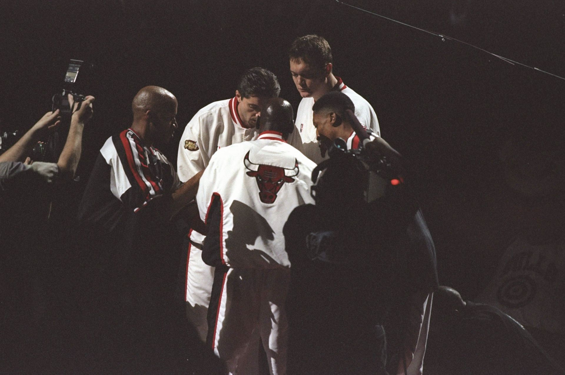 Jordan and the Chicago Bulls ahead of a game in 1998.