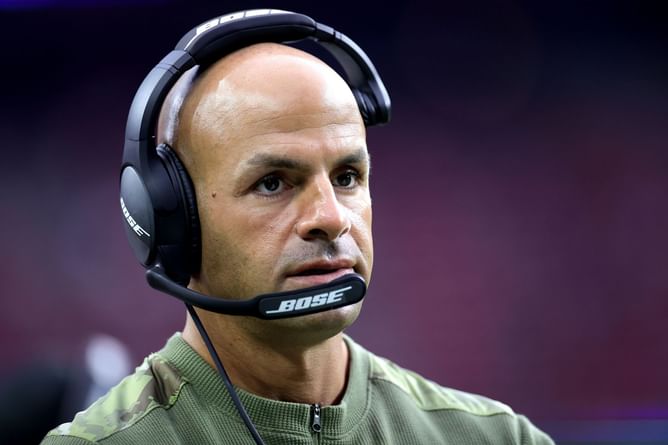 Jets HC Robert Saleh reportedly plays 1v1 basketball against draft prospect to test competitiveness