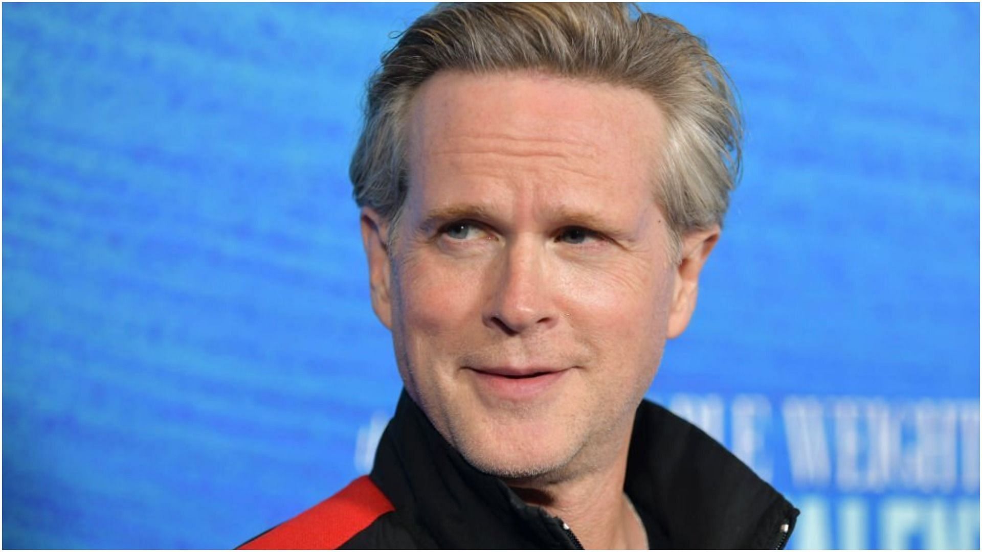 Cary Elwes posted a photo of his finger after being bit by a rattlesnake (Image via Rodin Eckenroth/Getty Images)