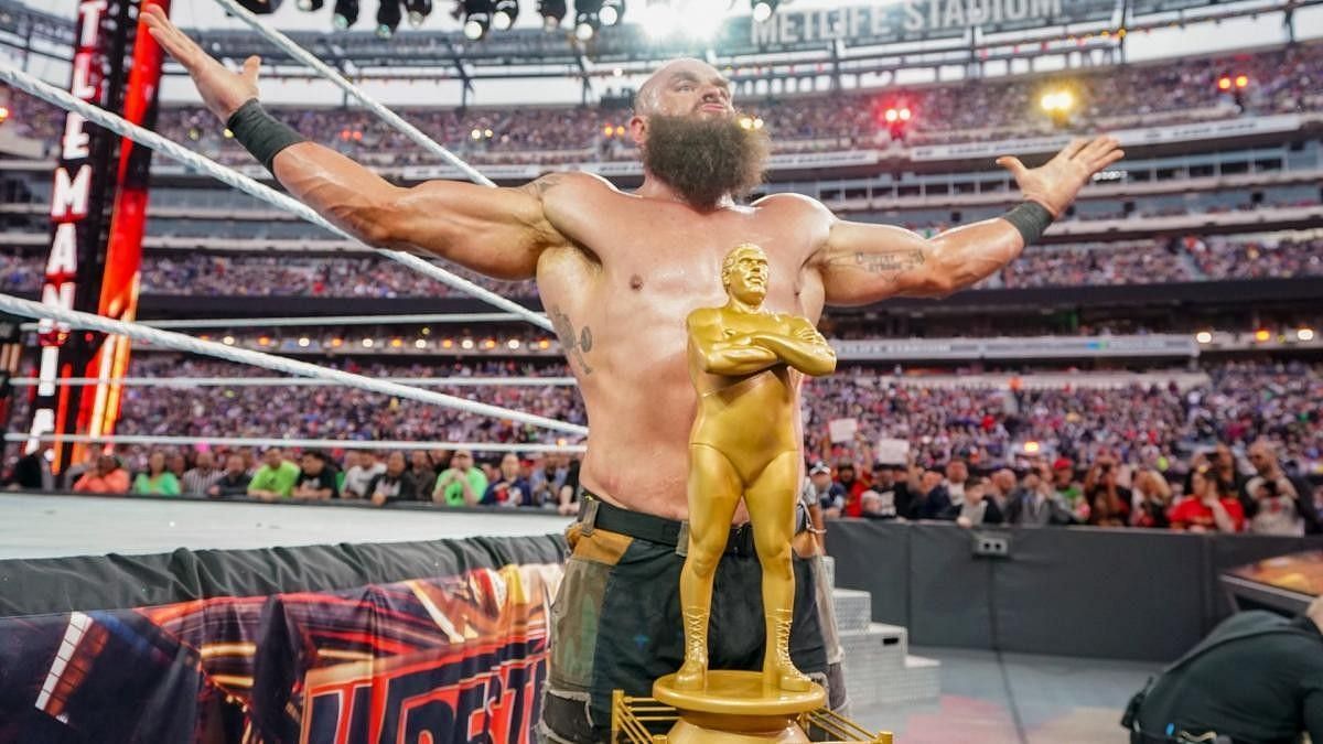 Braun Strowman won the Battle Royal by last eliminating comedians Colin Jost and Michael Che