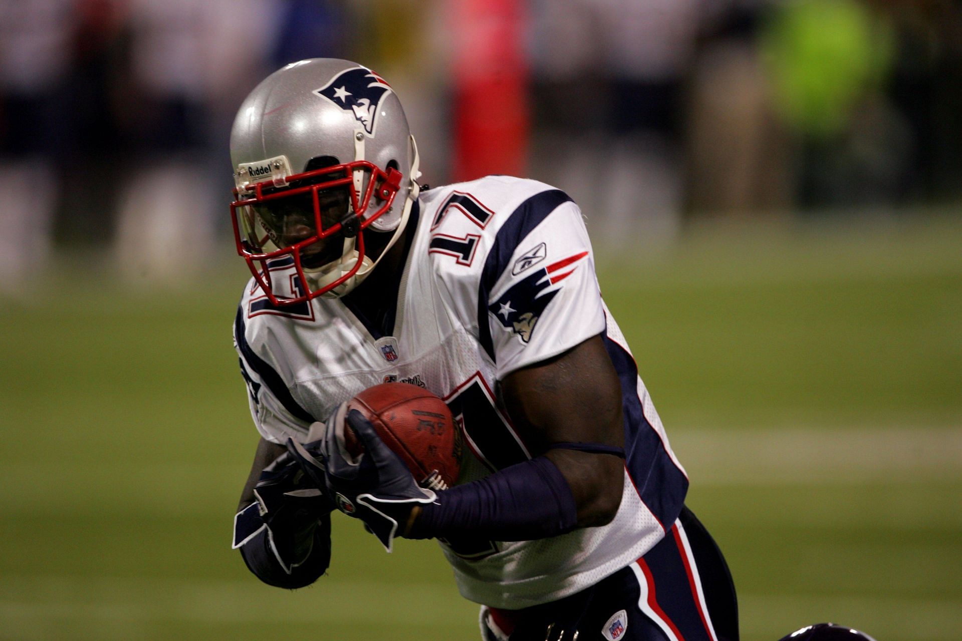 Laurence Maroney selected as the 2006 recipient of the Patriots 12th player  award