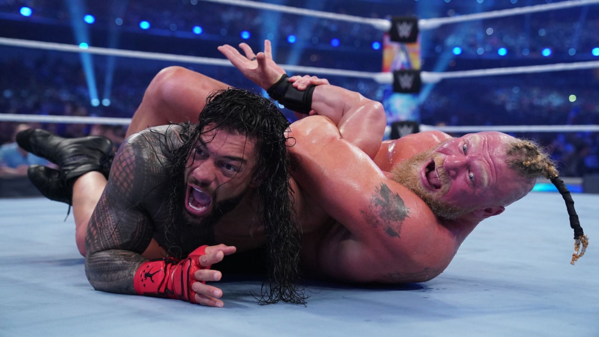 WWE WrestleMania 38 में रोमन रेंस और ब्रॉक लैसनर के बीच हुआ जबरदस्त मैच
