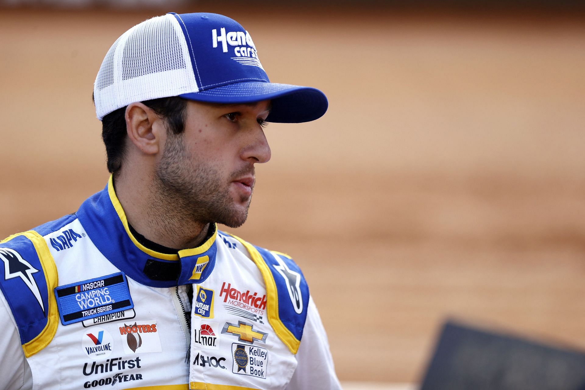 Chase Elliott before the 2022 NASCAR Camping World Truck Series Pinty&#039;s Truck Race on Dirt at Bristol Motor Speedway, Tennessee (Photo by Chris Graythen/Getty Images)