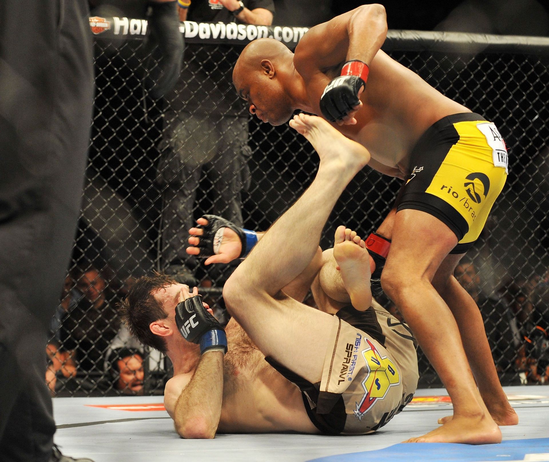 Anderson Silva vs. Forrest Griffin