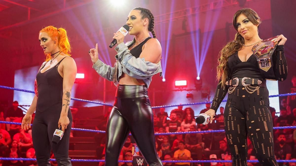 Toxic Attraction memegang semua kejuaraan di Divisi Wanita NXT.