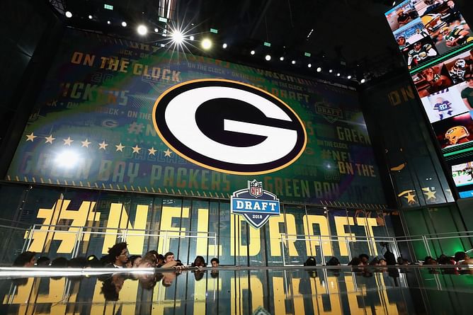 "Have some faith in the organization" - Aaron Rodgers makes plea to Green Bay fans after Packers fail to draft wide receiver