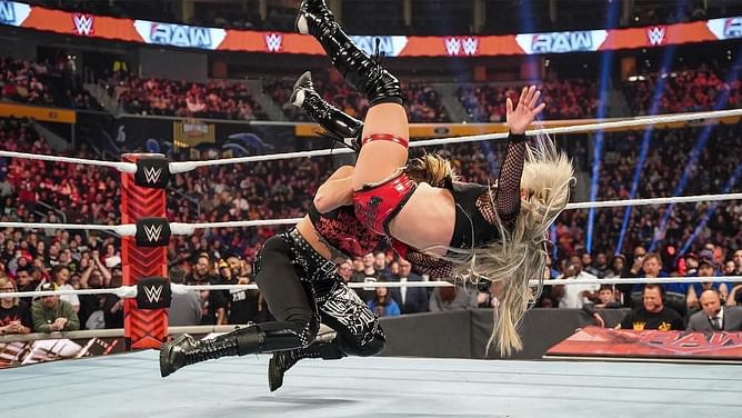 WWE Raw में मिले बड़े धोखे के बाद फेमस सुपरस्टार ने तोड़ी अपनी चुप्पी, पूर्व चैंपियन को लेकर दिया बड़ा बयान