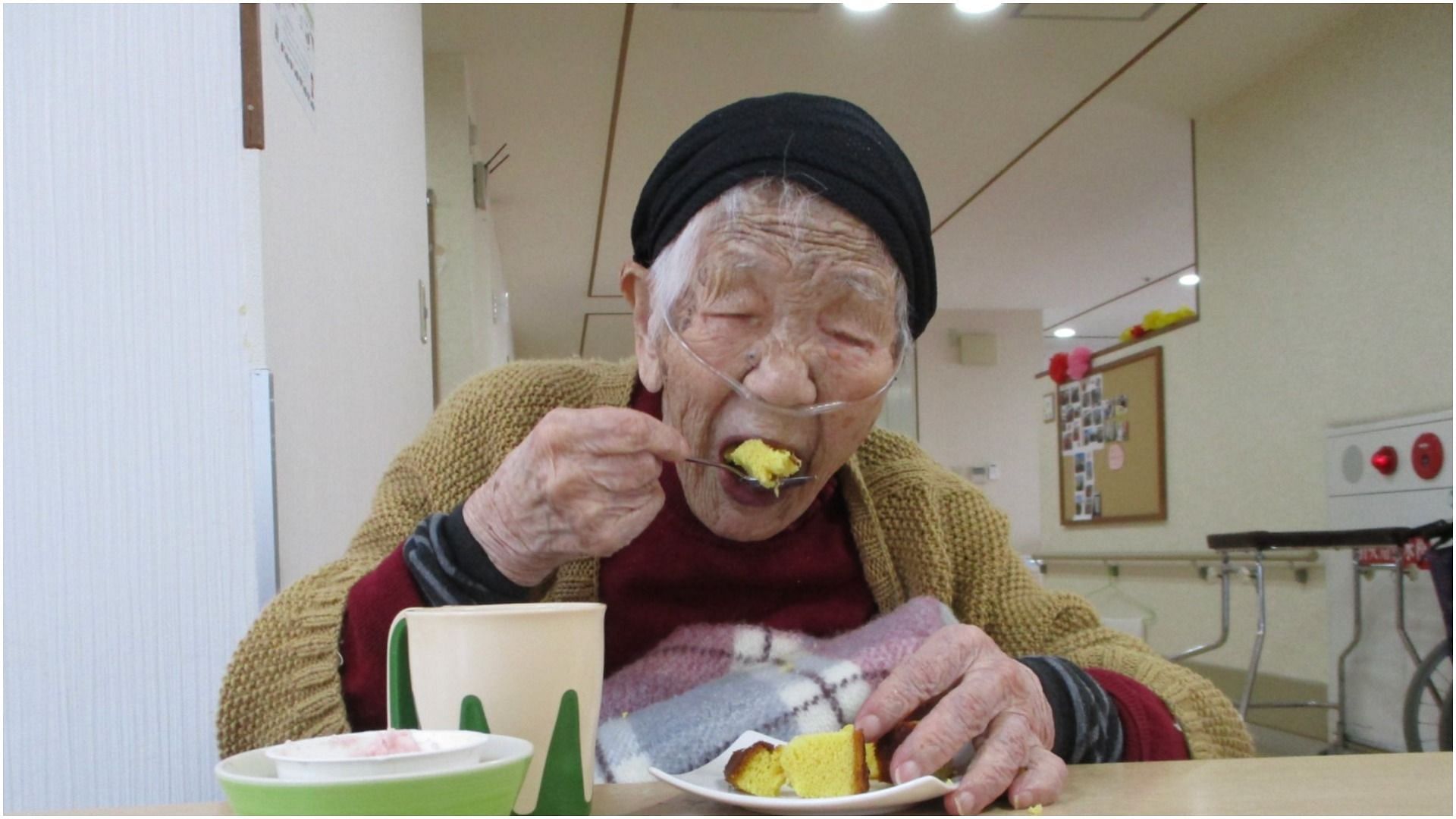 Kane Tanaka, the oldest person to be alive, dies at the age of 119. (Image via @tanakakane0102/ Twitter)