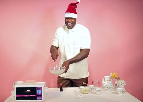 Shaquille O'Neal in the kitchen. (Photo: Glamour)