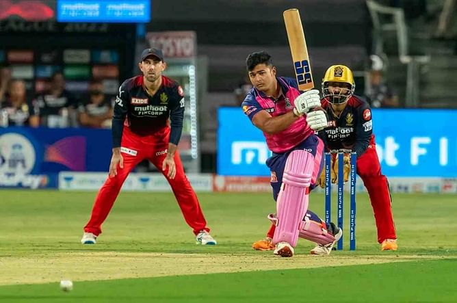 3 खिलाड़ी जिन्होंने IPL के एक मैच में 50 से ज्यादा रन बनाए और चार कैच भी पकड़े