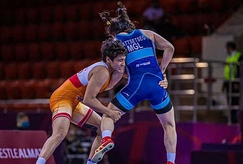 Indian wrestler Anshu Malik in action. (PC: WFI)