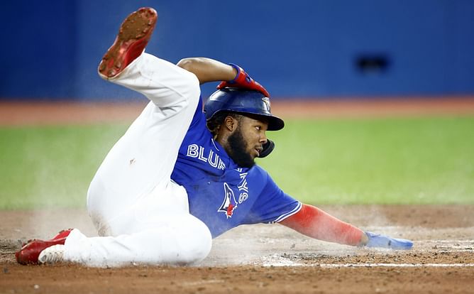 “This is our house” - Vladimir Guerrero Jr. hypes up the home crowd after winning over the Boston Red Sox at the end of 10th