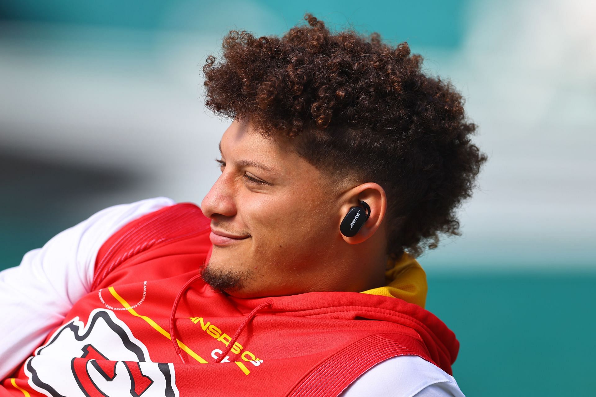 Chiefs fan creates one-of-a-kind Mahomes jersey out of 40,000 tiny chains