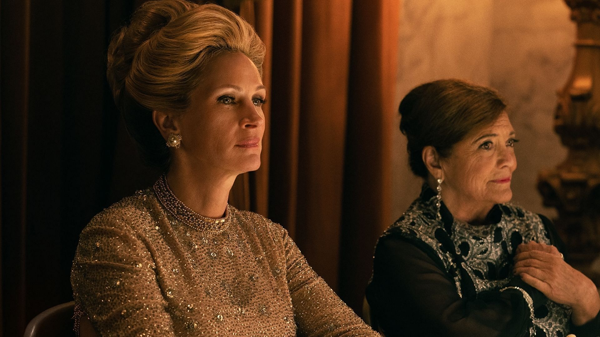 Julia Roberts in Gaslit (Image via Starz)