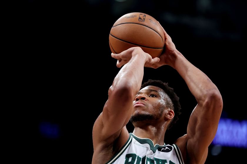 How Giannis Antetokounmpo is handling free throw pressure in 2022