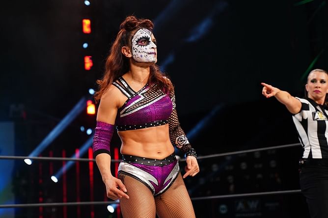 AEW star Thunder Rosa sends a heartfelt message to former Intercontinental Champion