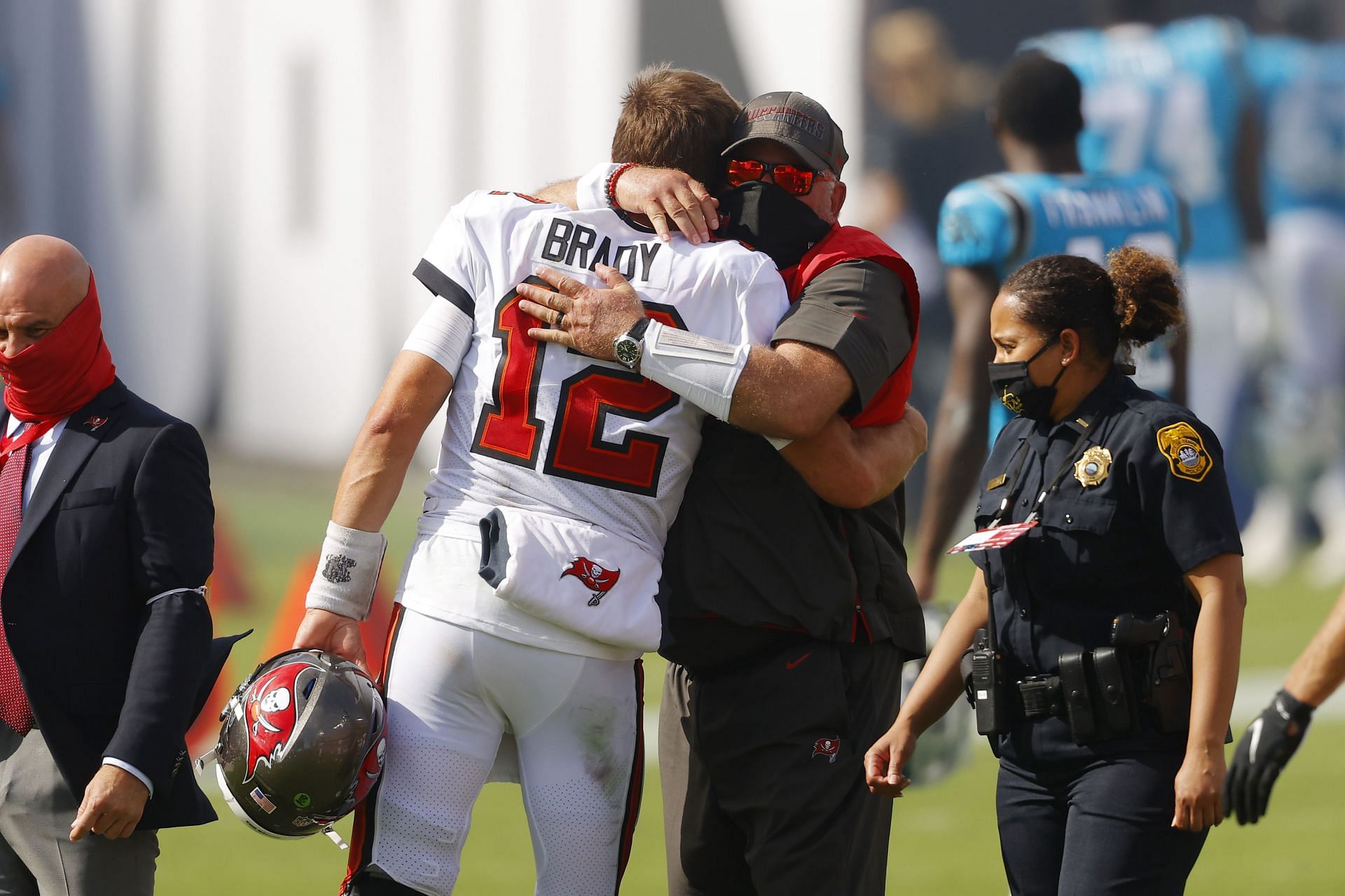 Tom Brady and Todd Bowles hugging on the Tampa Bay Buccaneers sideline