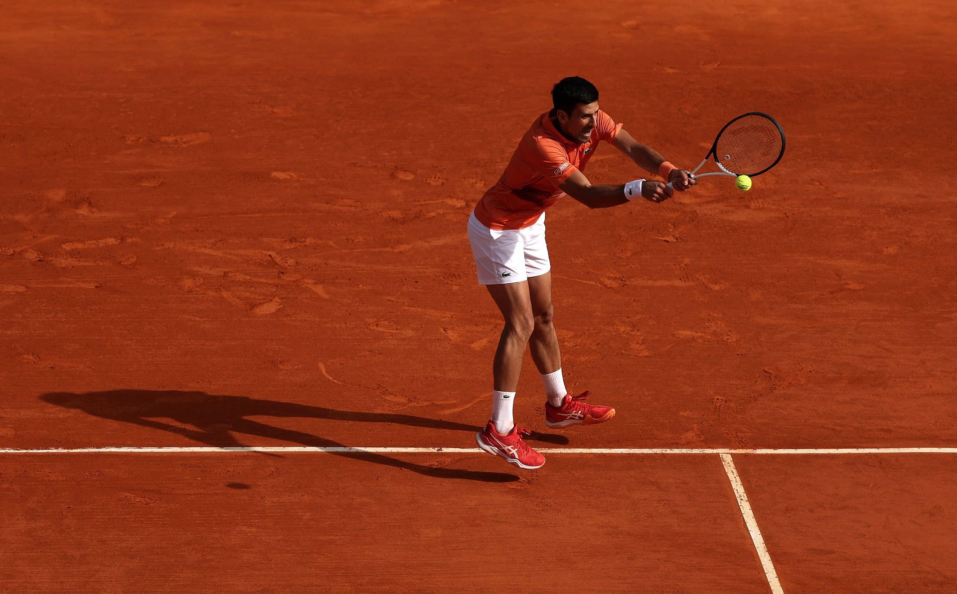 Djokovic in action against Alejandro Davidovich Fokina