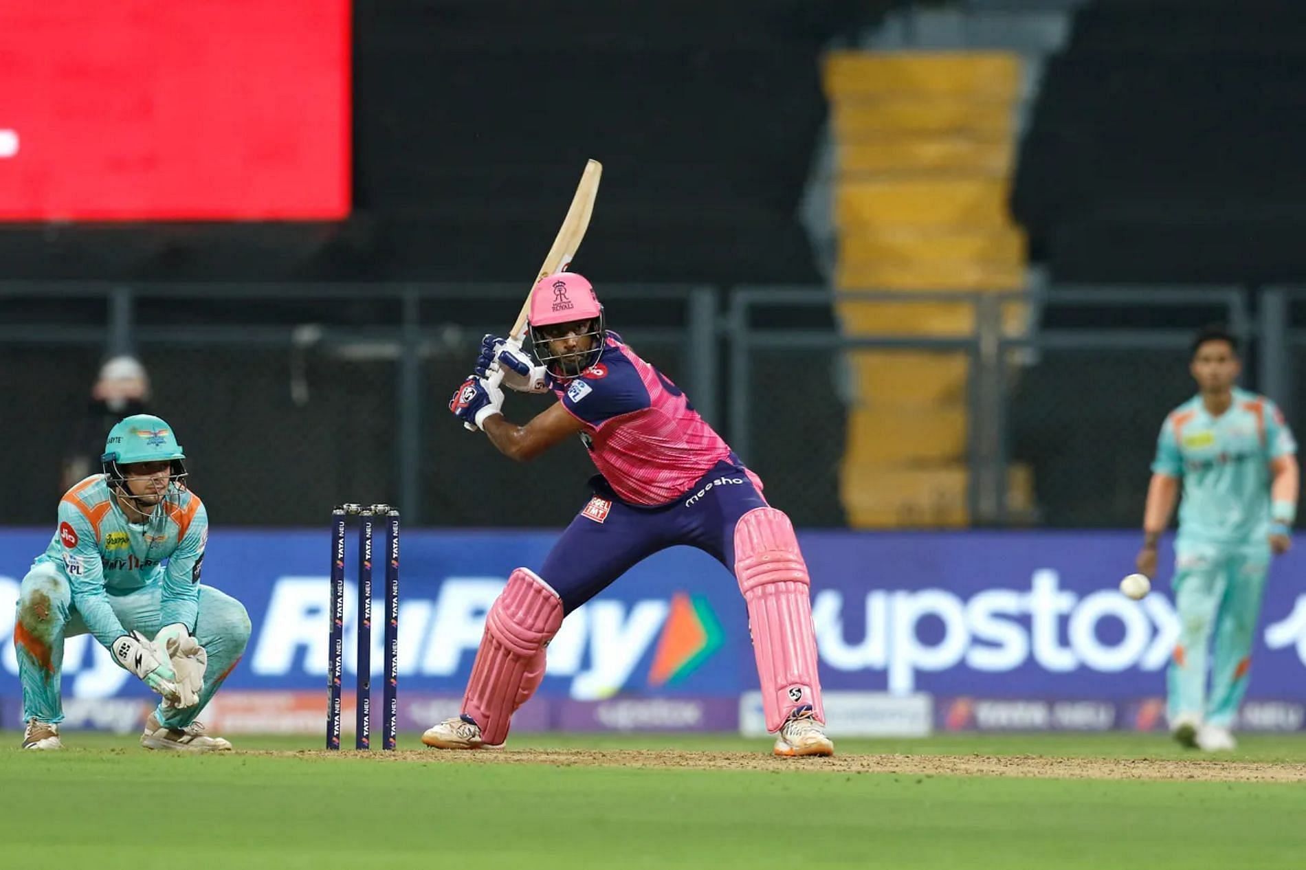 रविचंद्रन अश्विन लखनऊ सुपरजायंट्स के खिलाफ 23 गेंदों में 28 रन बनाकर रिटायर्ड आउट हुए थे