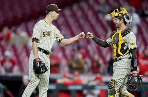 Padres defeat Reds 7-5 in their sixth matchup.