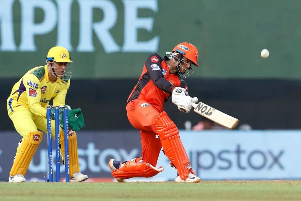 अभिषेक शर्मा ने सीएसके के गेंदबाजों के खिलाफ डटकर बल्लेबाजी की 