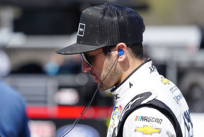 Chase Elliott's driver odds for NASCAR Blue-Emu Maximum Pain Relief 400, 2022.
