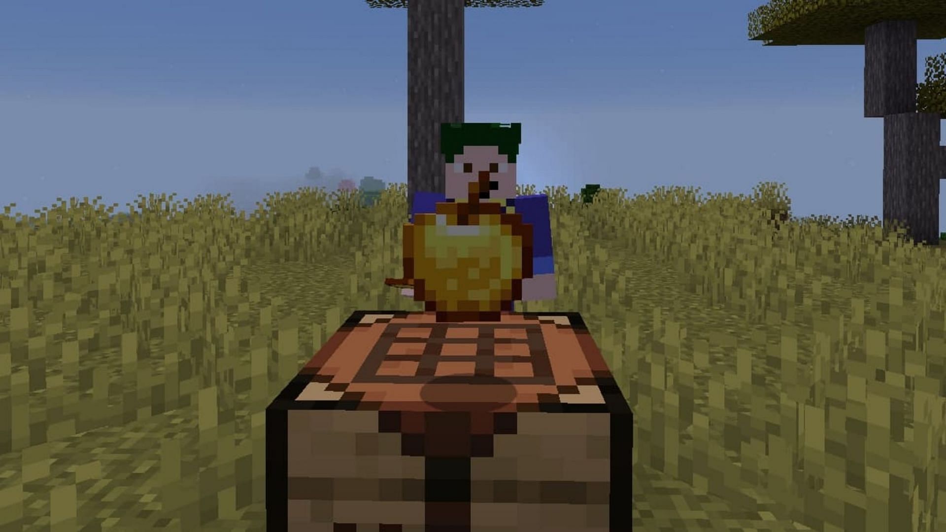 Golden apples can be both crafted and looted (Image via Mojang)