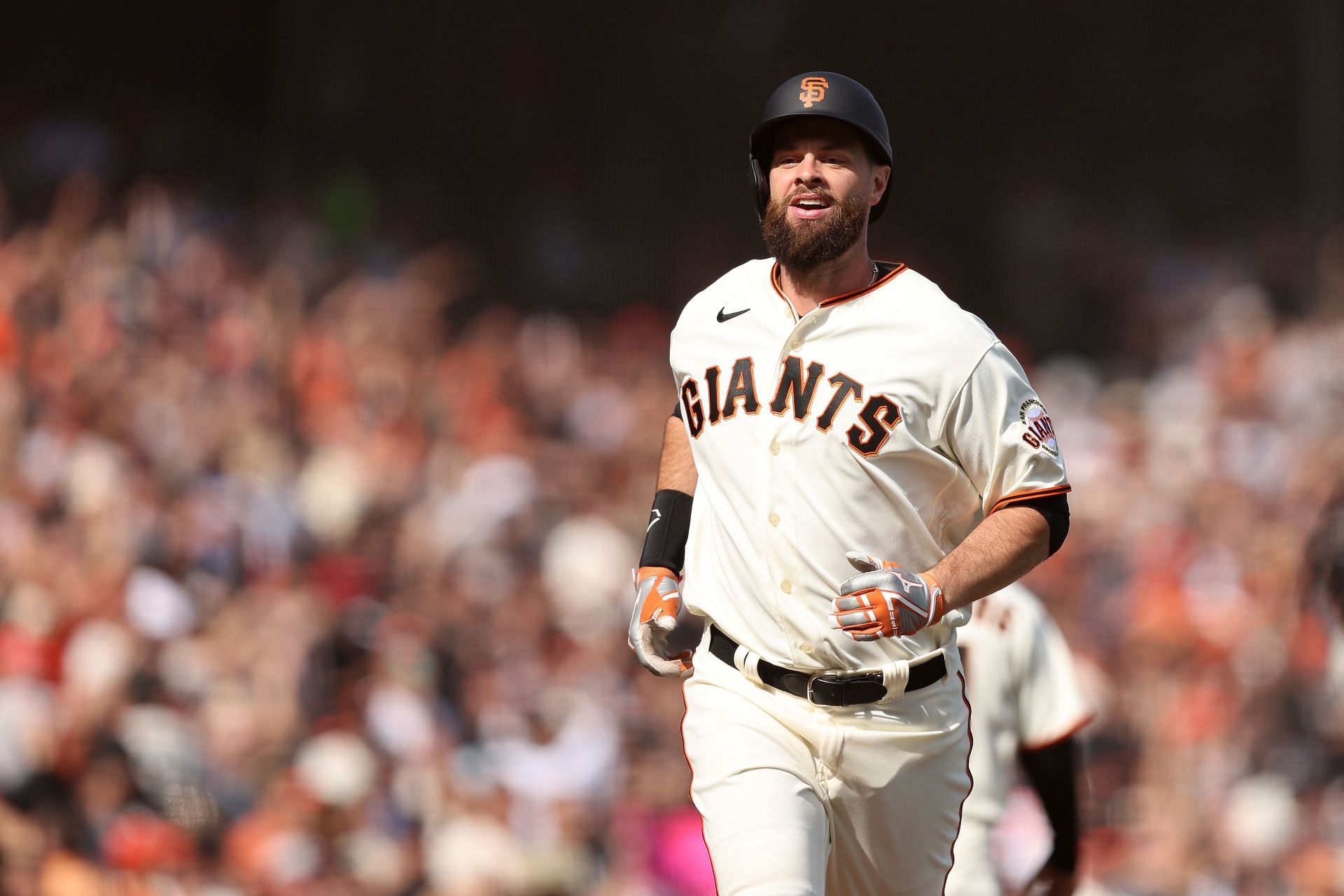 Brandon Belt taking the field for the Giants