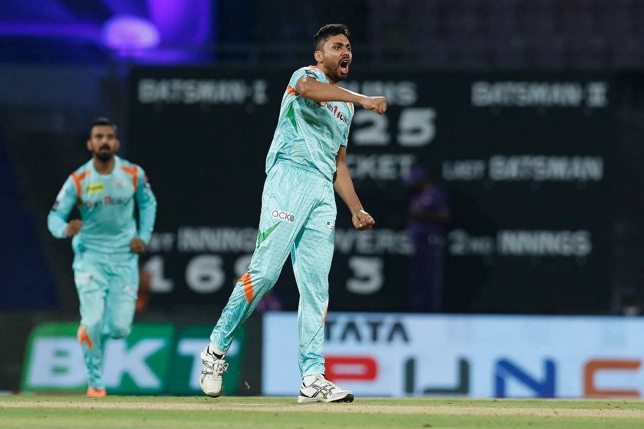आवेश खान ने सनराइजर्स हैदराबाद के खिलाफ चार विकेट लिए