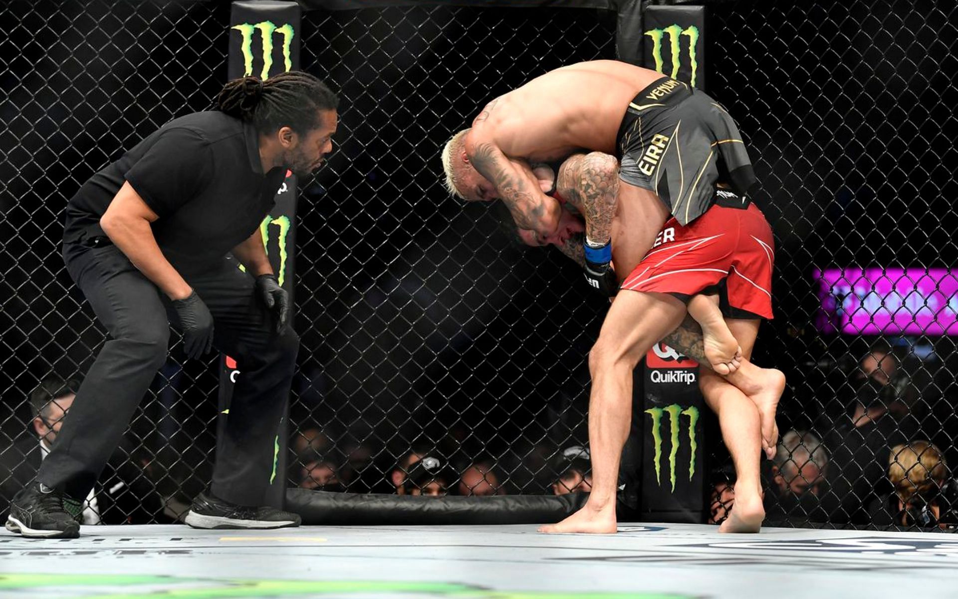 Charles Oliveira is capable of finishing foes from any position inside the octagon