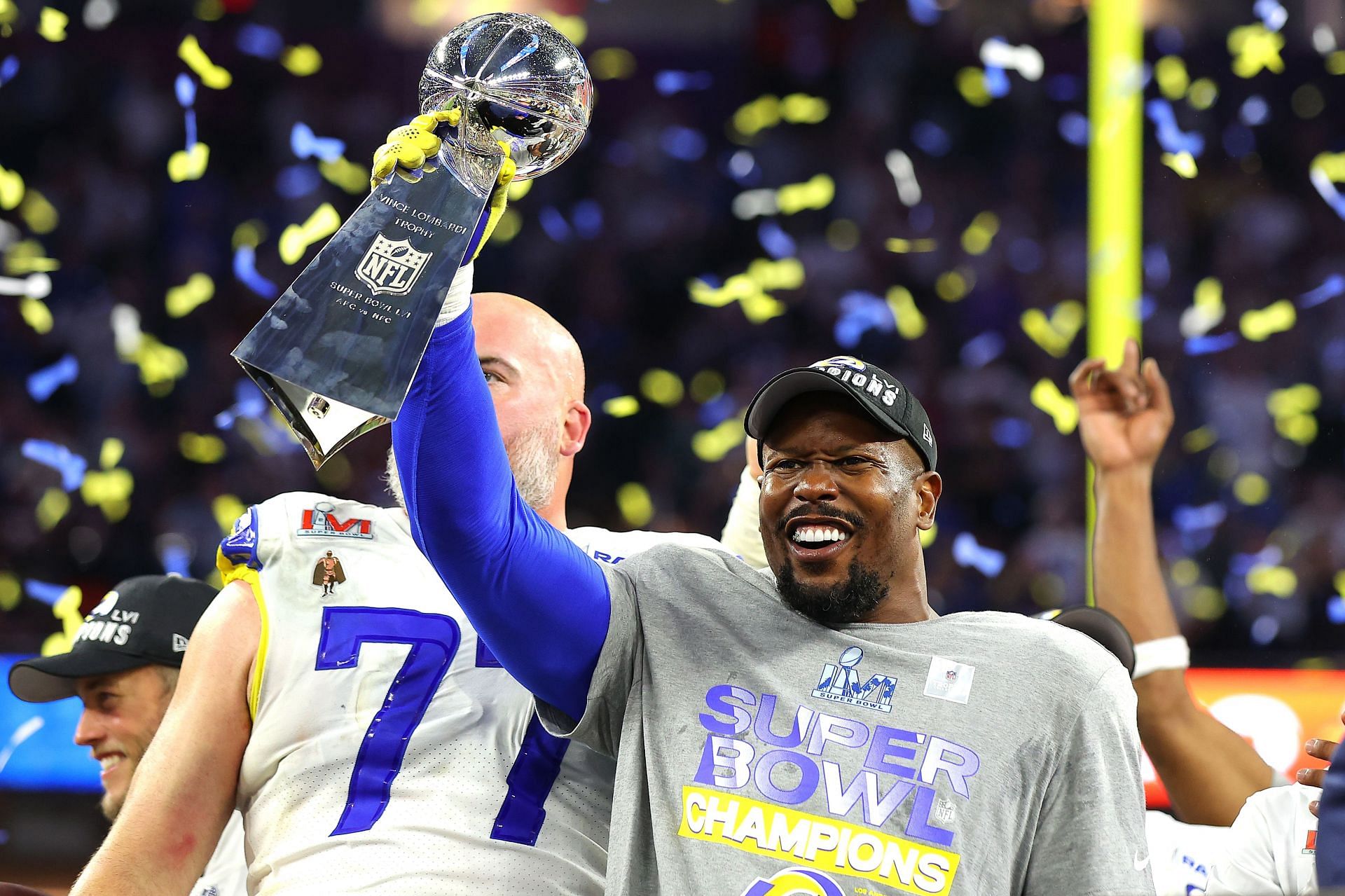 Von Miller brings Super Bowl trophy to motivate Bills - ESPN