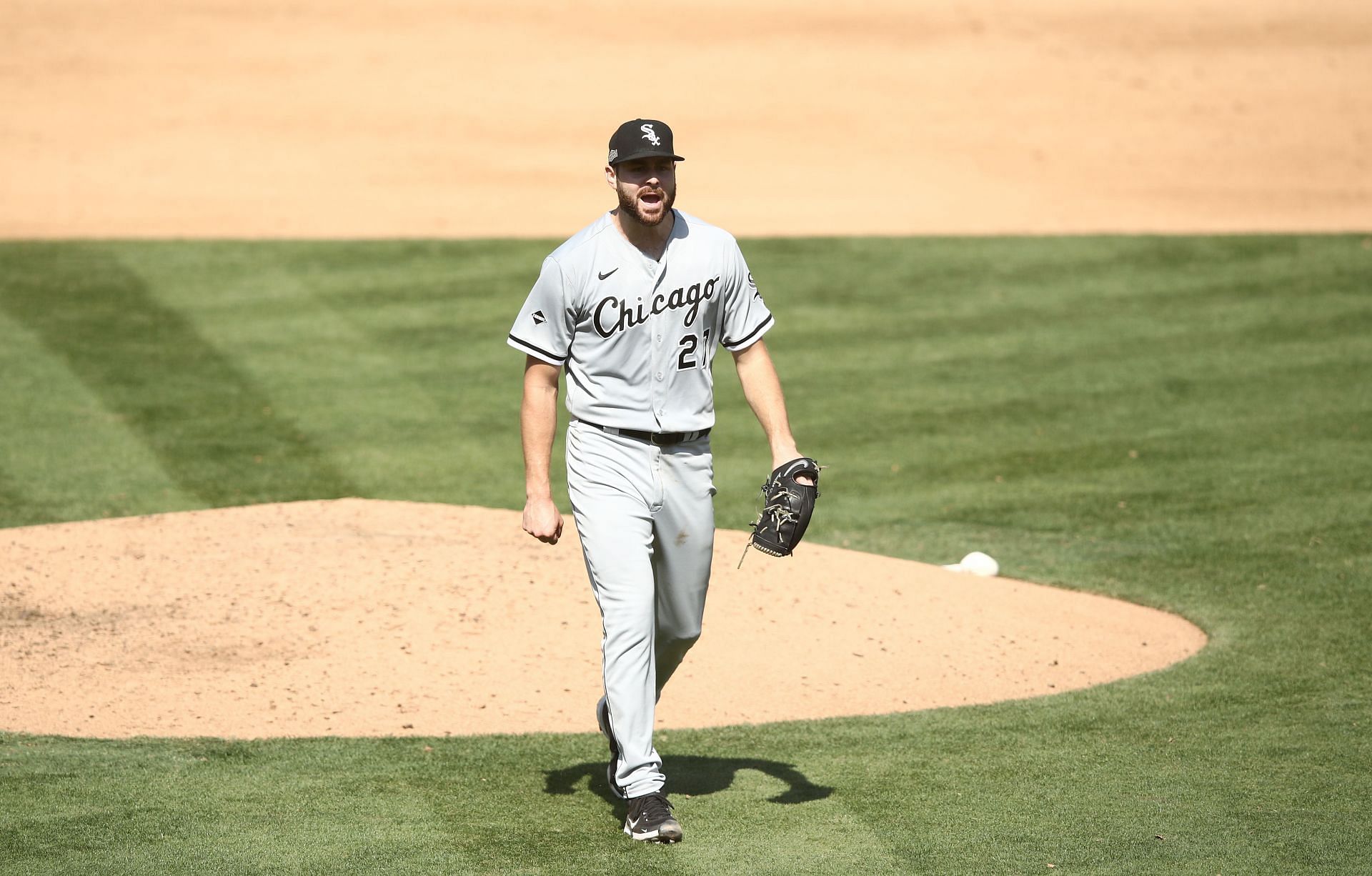 Lucas Giolito leaving the White Sox mound