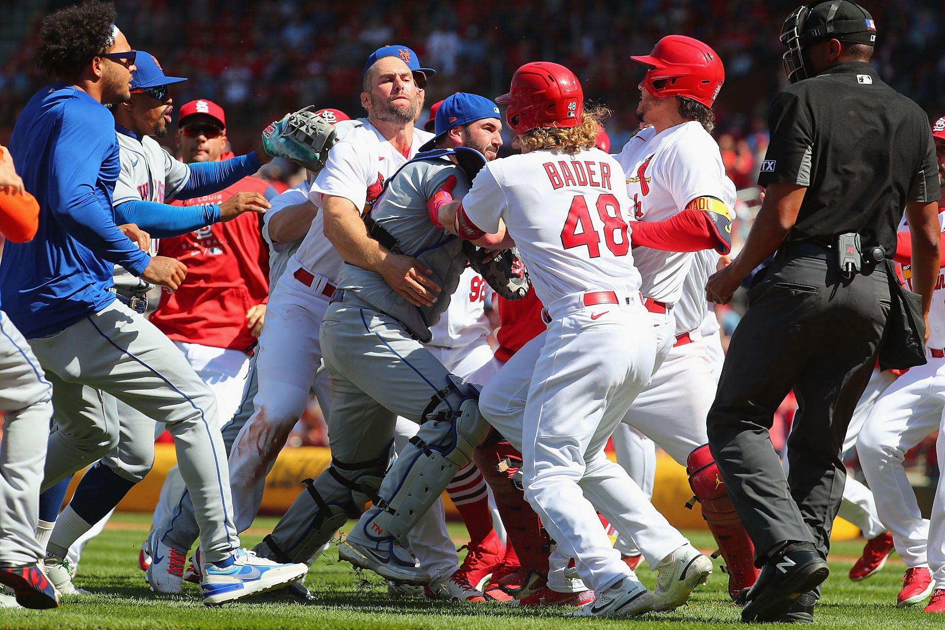 The St. Louis Cardinals and New York Mets got into an all-out brawl in yesterday afternoon&#039;s contest at Busch Stadium.