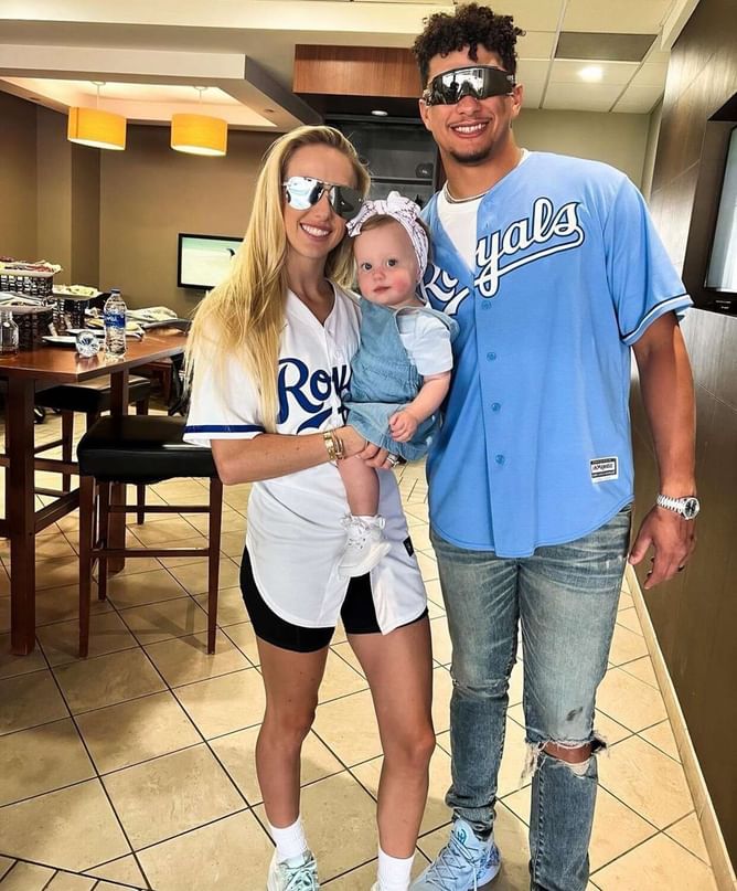 In Photos: Patrick Mahomes and Brittany Mahomes doll up daughter Sterling for MLB game