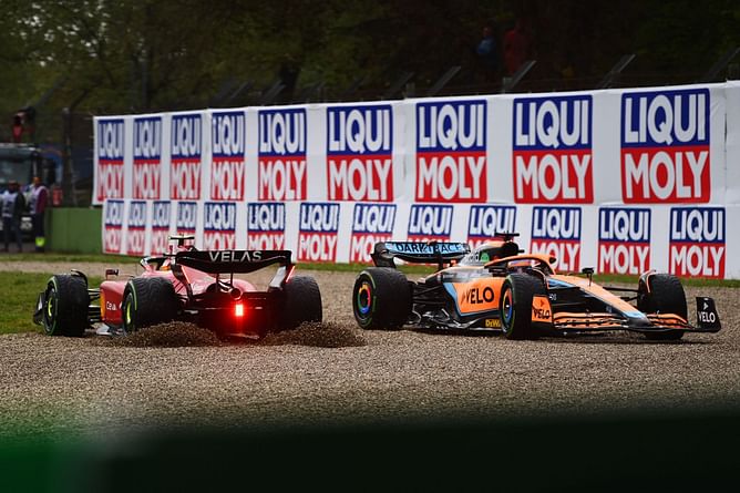 "That's why there's no hard feelings" - Carlos Sainz says Daniel Ricciardo's apology gesture speaks about him 'as an athlete and as a sportsman'