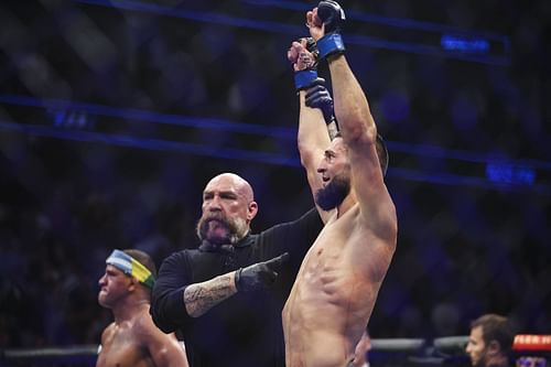 UFC 273: Volkanovski v The Korean Zombie Zombie: Gilbert Burns vs. Khamzat Chimaev (Images courtesy of Getty)