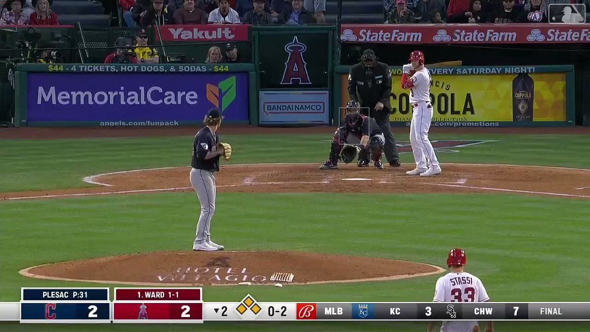 Shohei Ohtani applauds Taylor Ward who has been on a roll for the