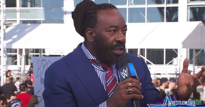Booker T says WWE legend should turn heel soon