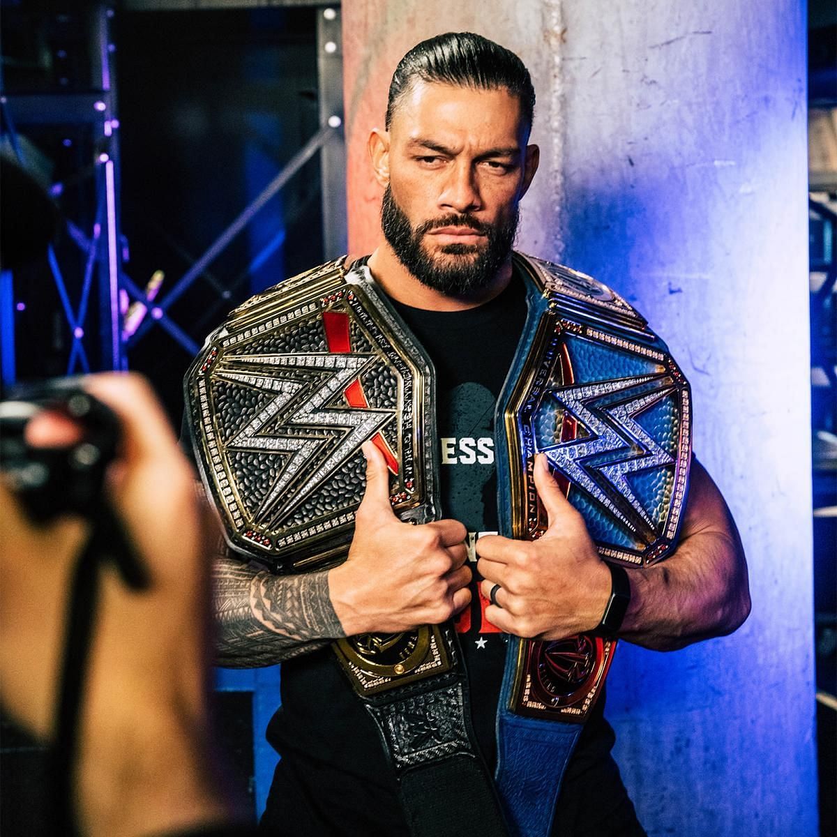 WWE में आखिरकार रोमन रेंस बने डबल चैंपियन