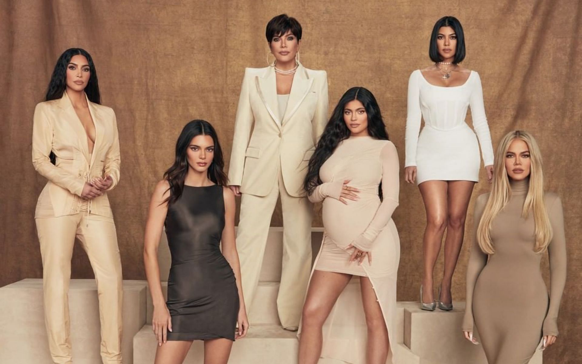 The Kardashians and Jenners (Image via @kardashianshulu/Instagram)