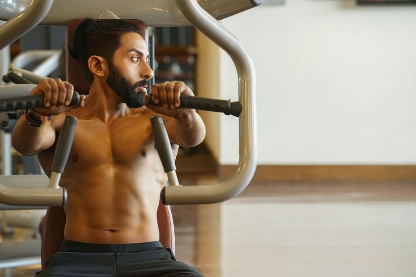 5 Must-Do Lower Pec Workouts To Power Up Your Lower Chest