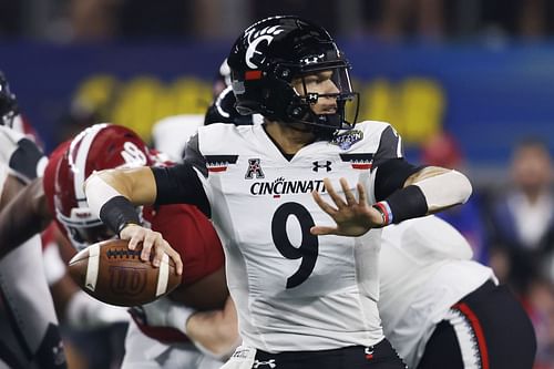 Cincinnati quarterback Desmond Ridder