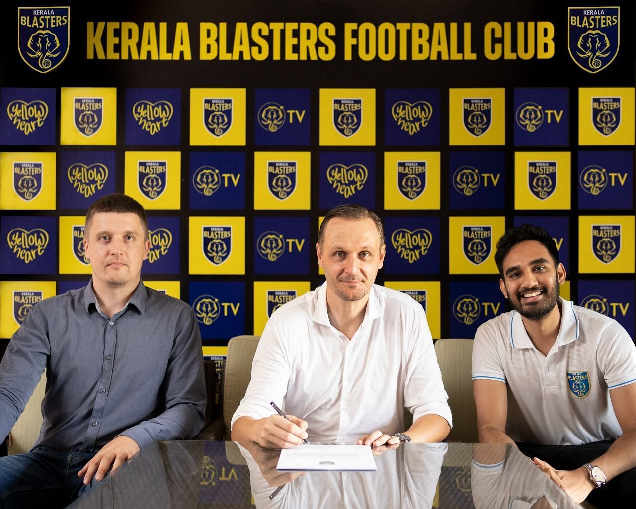 Kerala Blasters FC Director Nikhil Bhardwaj, Sporting Director Karolis Skinkys and Head Coach Ivan Vukomanovic (Image Courtesy: Kerala Blasters FC)
