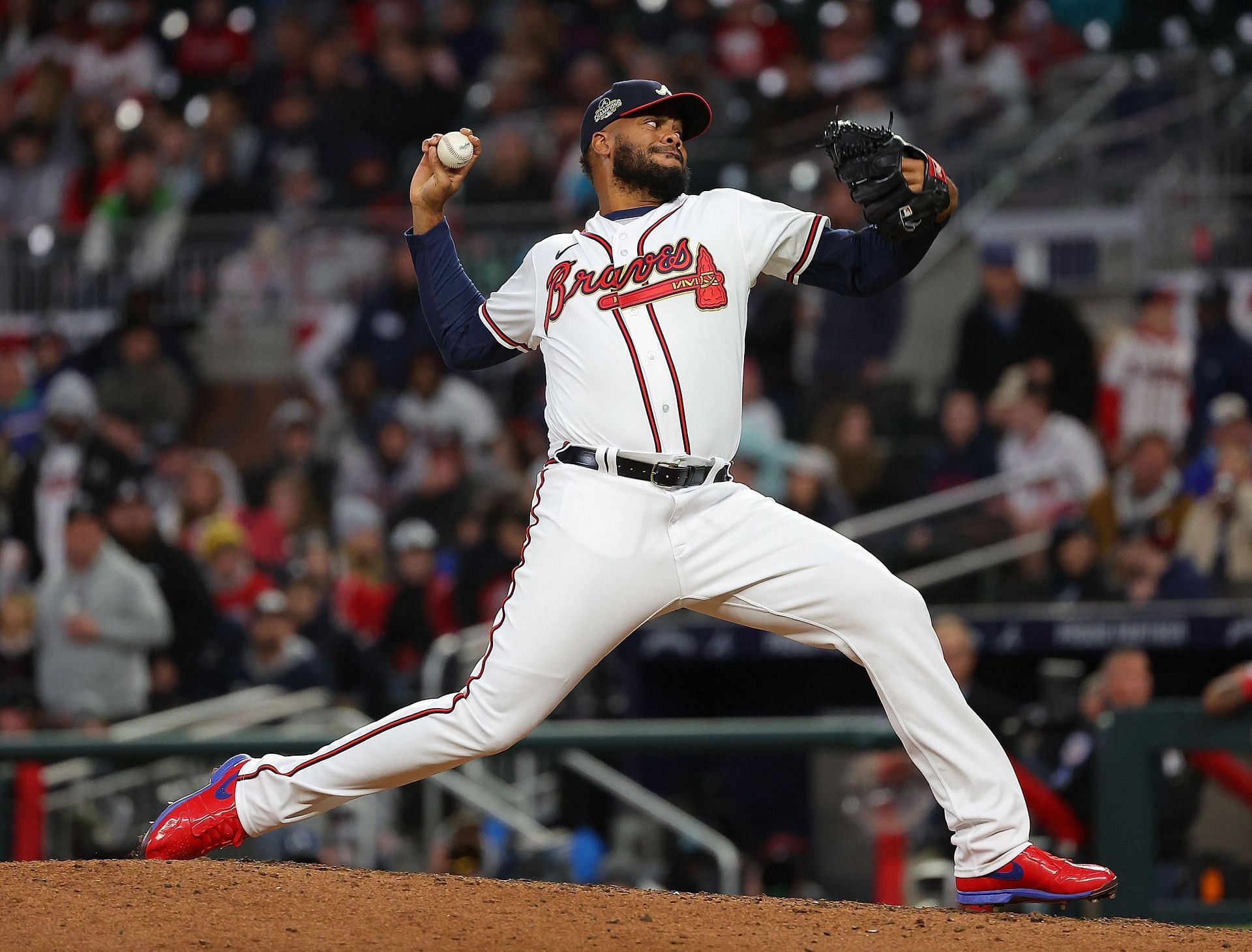 Kenley Jensen pitching for the Braves